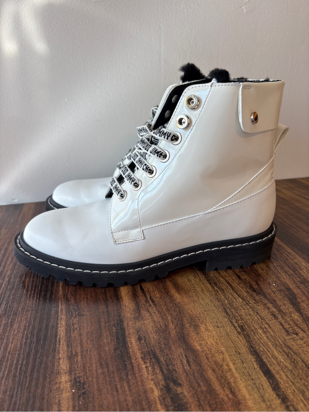 Jimmy Choo Voyager Heated White Leather Shearling Winter Boots EU 41 - Picture 5 of 16